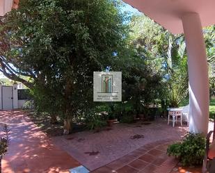 Jardí de Casa o xalet en venda en Chiclana de la Frontera amb Jardí privat, Terrassa i Traster