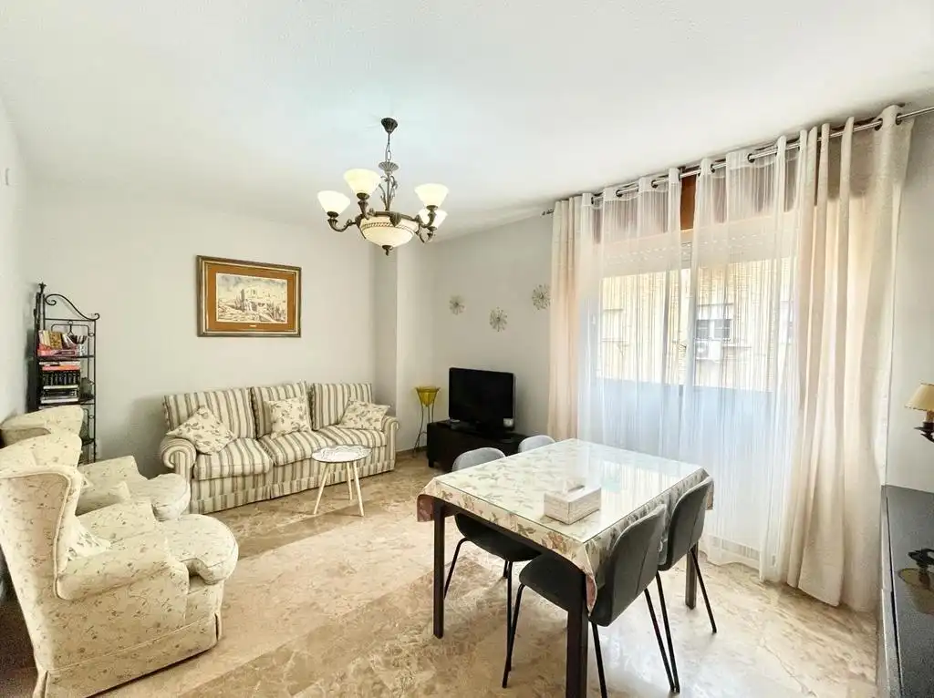 Sala de estar de Piso de alquiler en Granada con Aire acondicionado, Calefacción y Amueblado