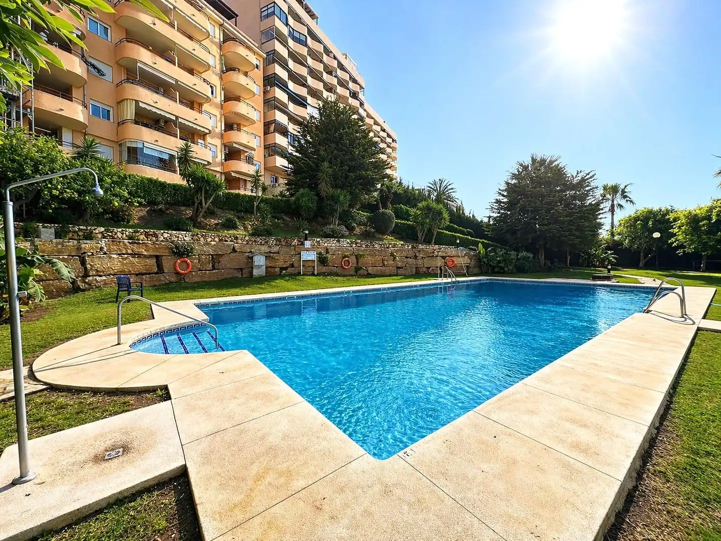 Piscina de Pis en venda en Fuengirola amb Aire condicionat, Jardí privat i Terrassa