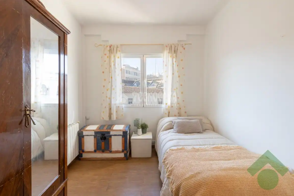 Habitación de Ático en venta en Granada con Aire acondicionado y Terraza