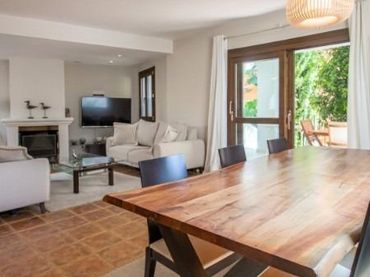 Maison mitoyenne avec piscine à vendre à Benamara - Atalaya