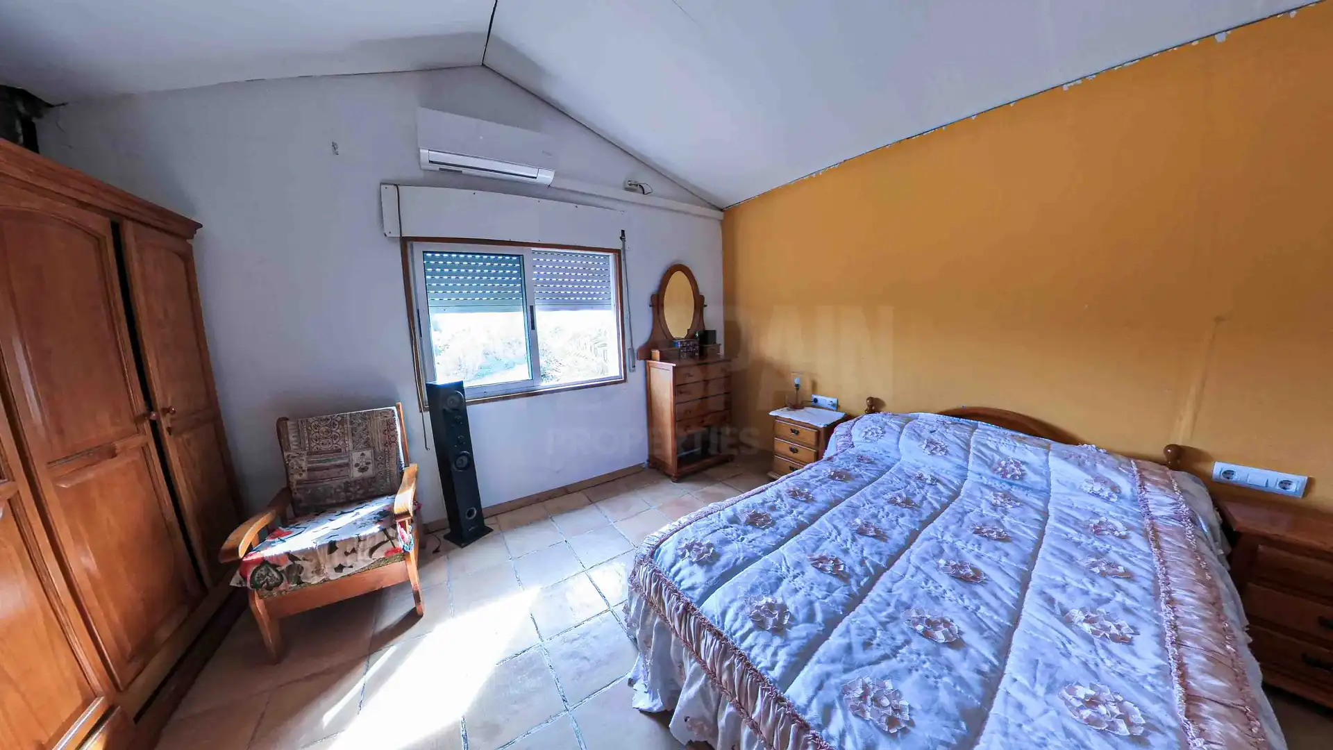 Country homes for sale in Zona Hospital