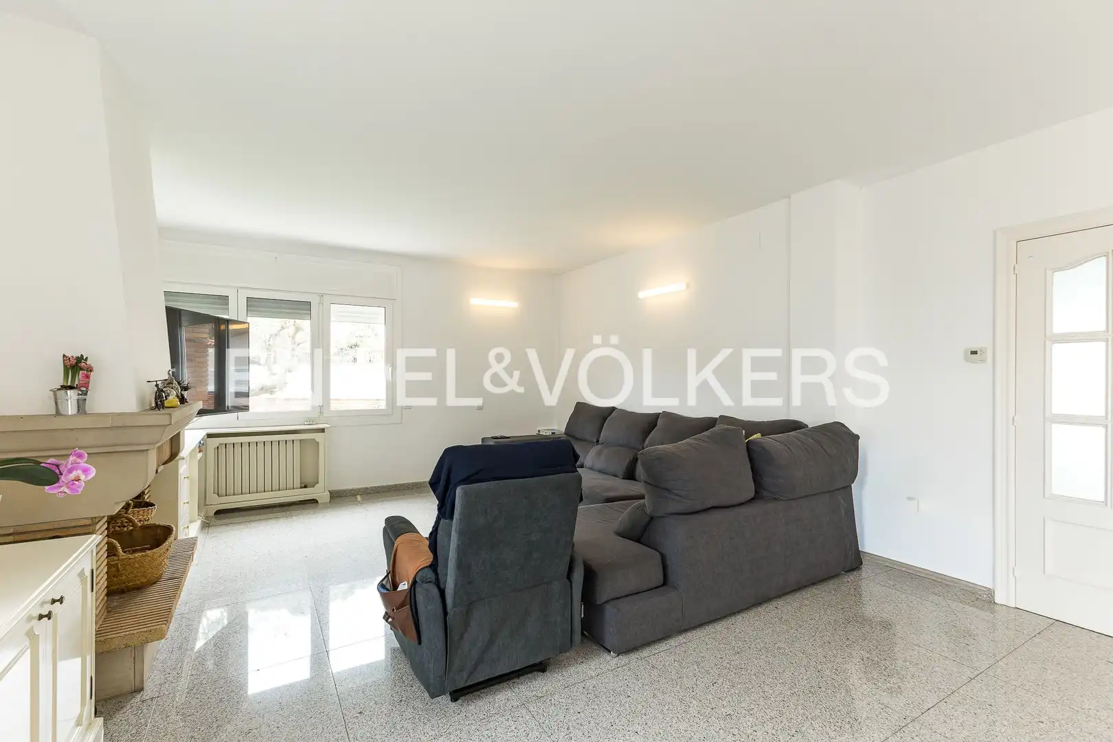 Sala d'estar de Casa o xalet en venda en Sant Just Desvern amb Aire condicionat, Calefacció i Jardí privat