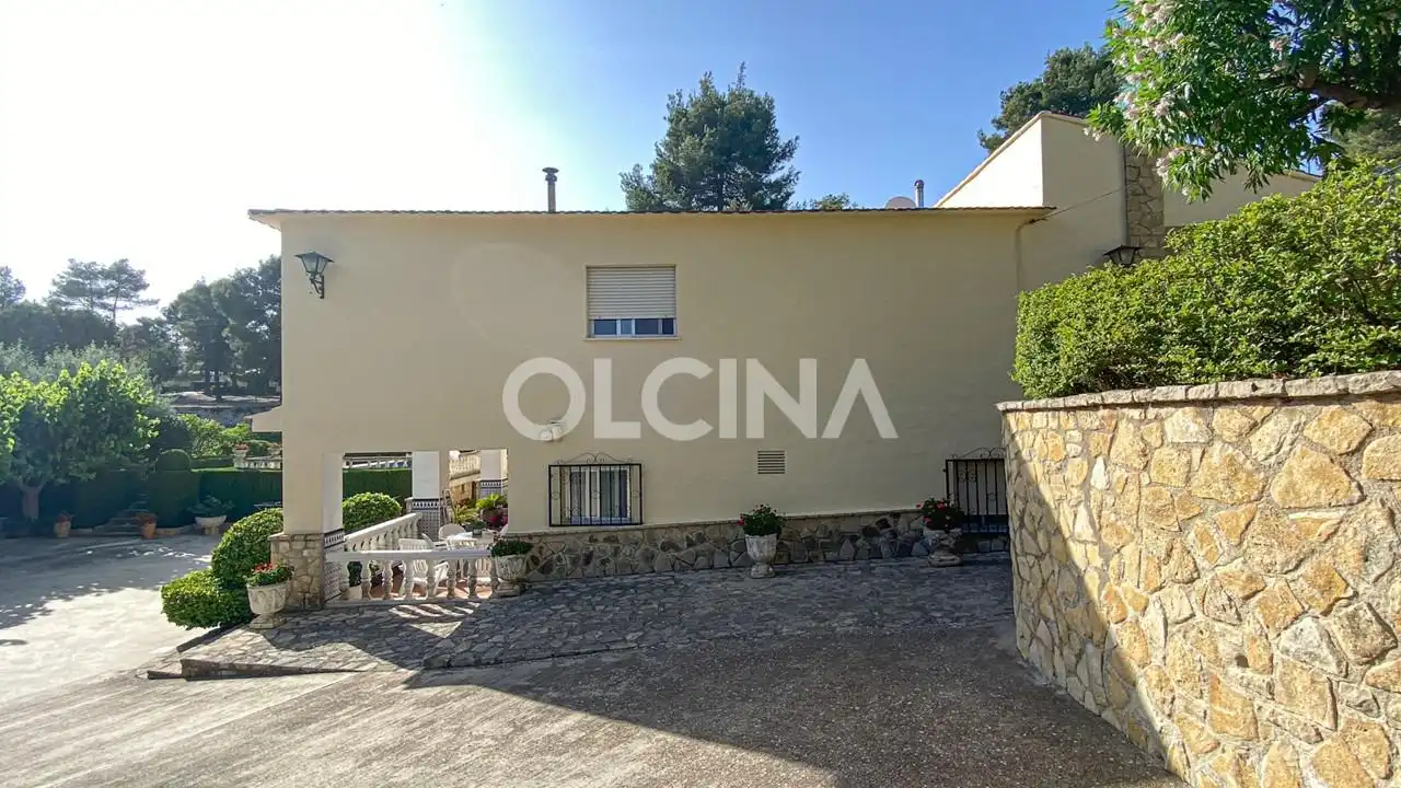 Vista exterior de Casa o chalet en venta en Alcoy / Alcoi con Jardín privado y Piscina