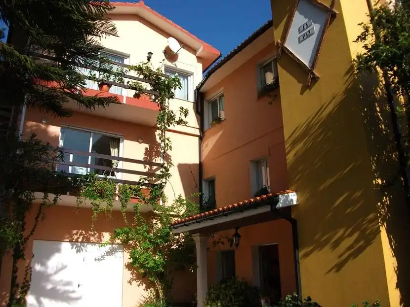 Vista exterior de Edifici en venda en Outes