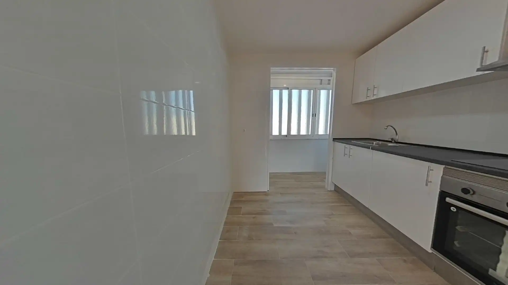 Cocina de Piso en venta en L'Hospitalet de Llobregat con Parquet