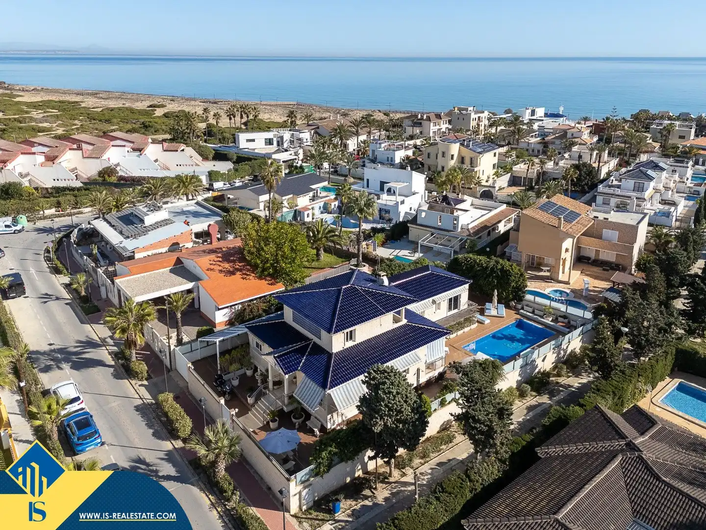 Chalet con jardín en venta en La Mata