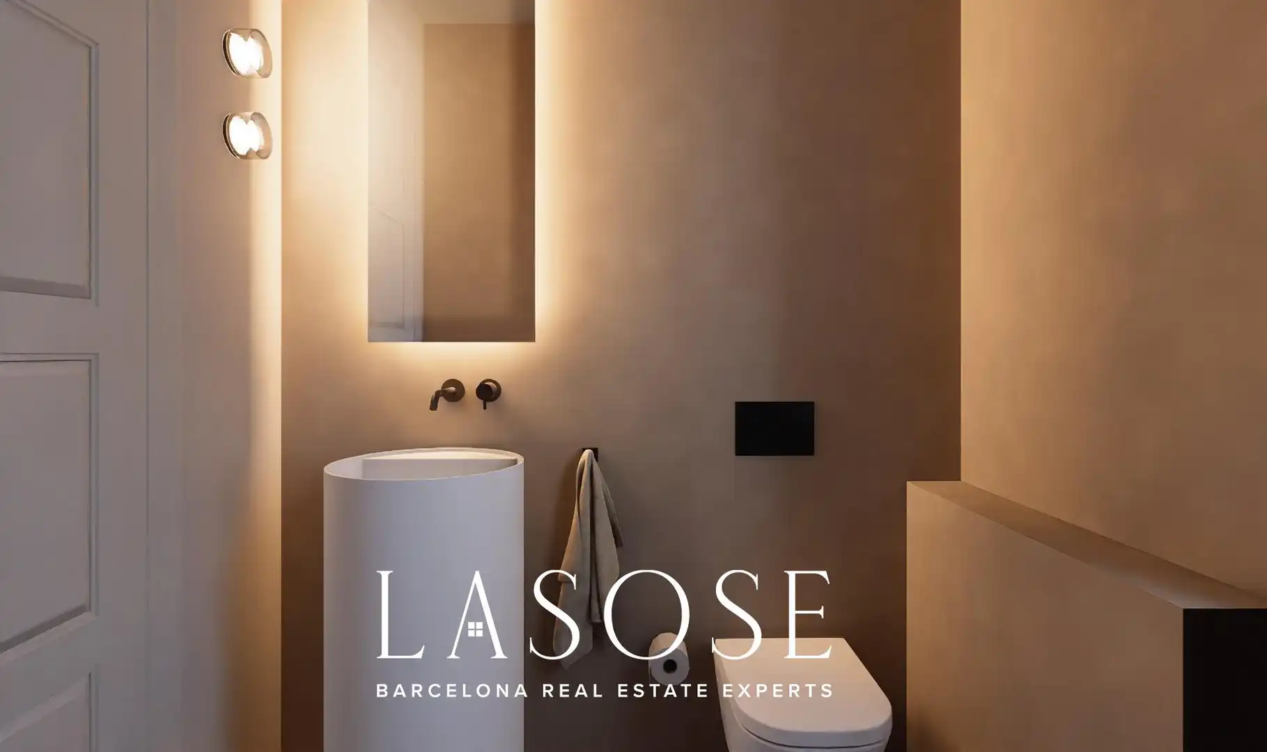 Baño de Ático en venta en Barcelona con Aire acondicionado, Terraza y Balcón