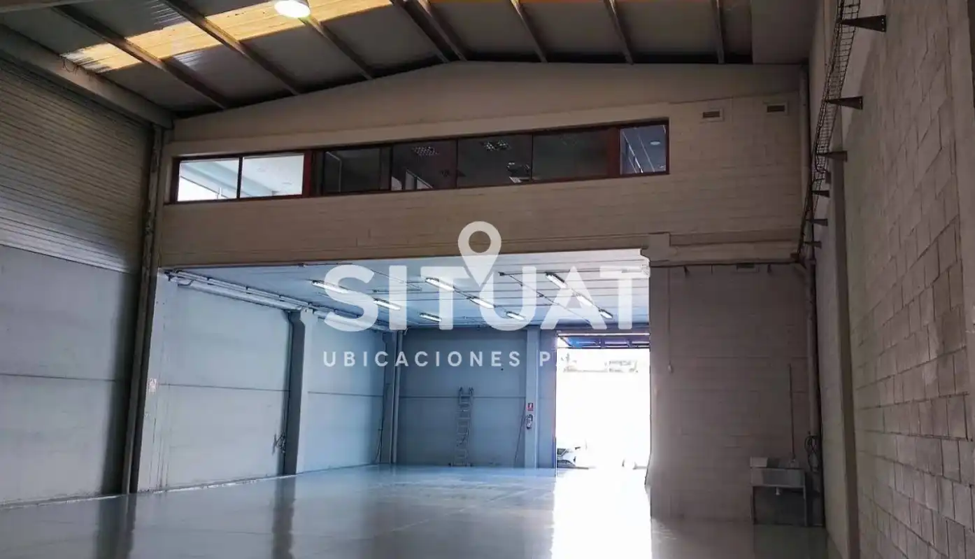 Nave industrial en alquiler en Carrer Pintor Casas 14, imagen 6