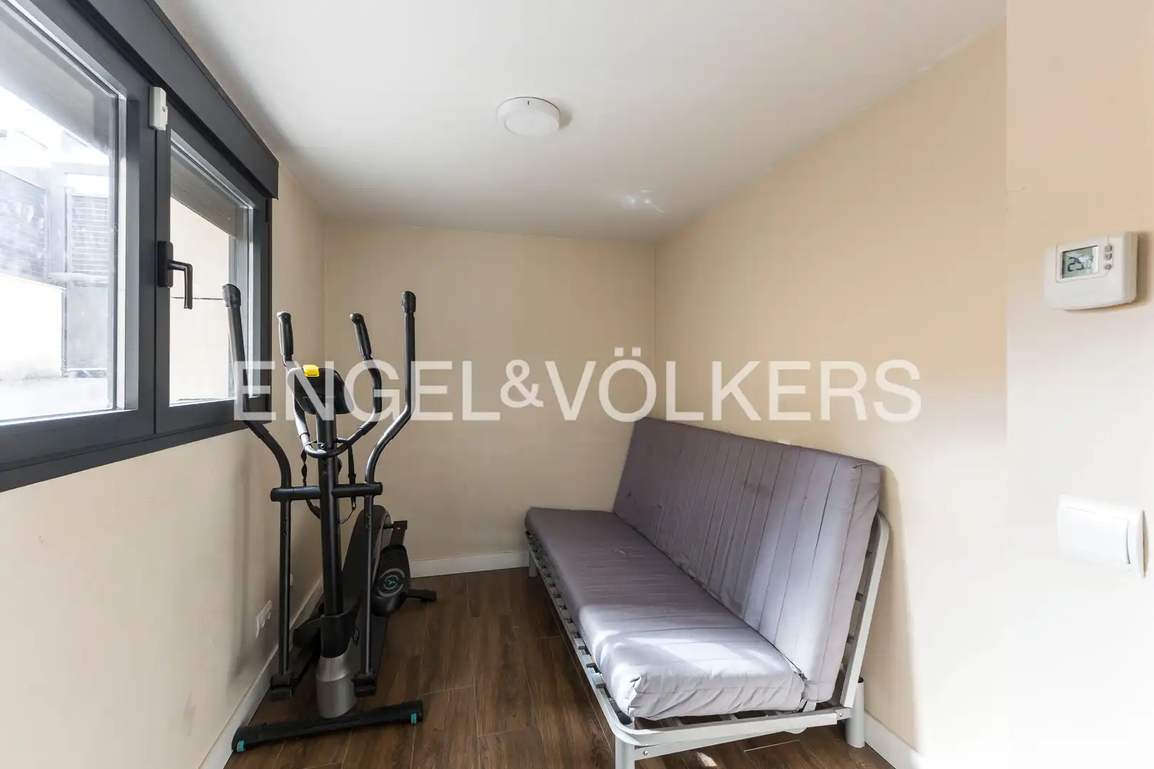 Detached homes for rent in Madrid  with Air Conditioner, Heating and Private garden
