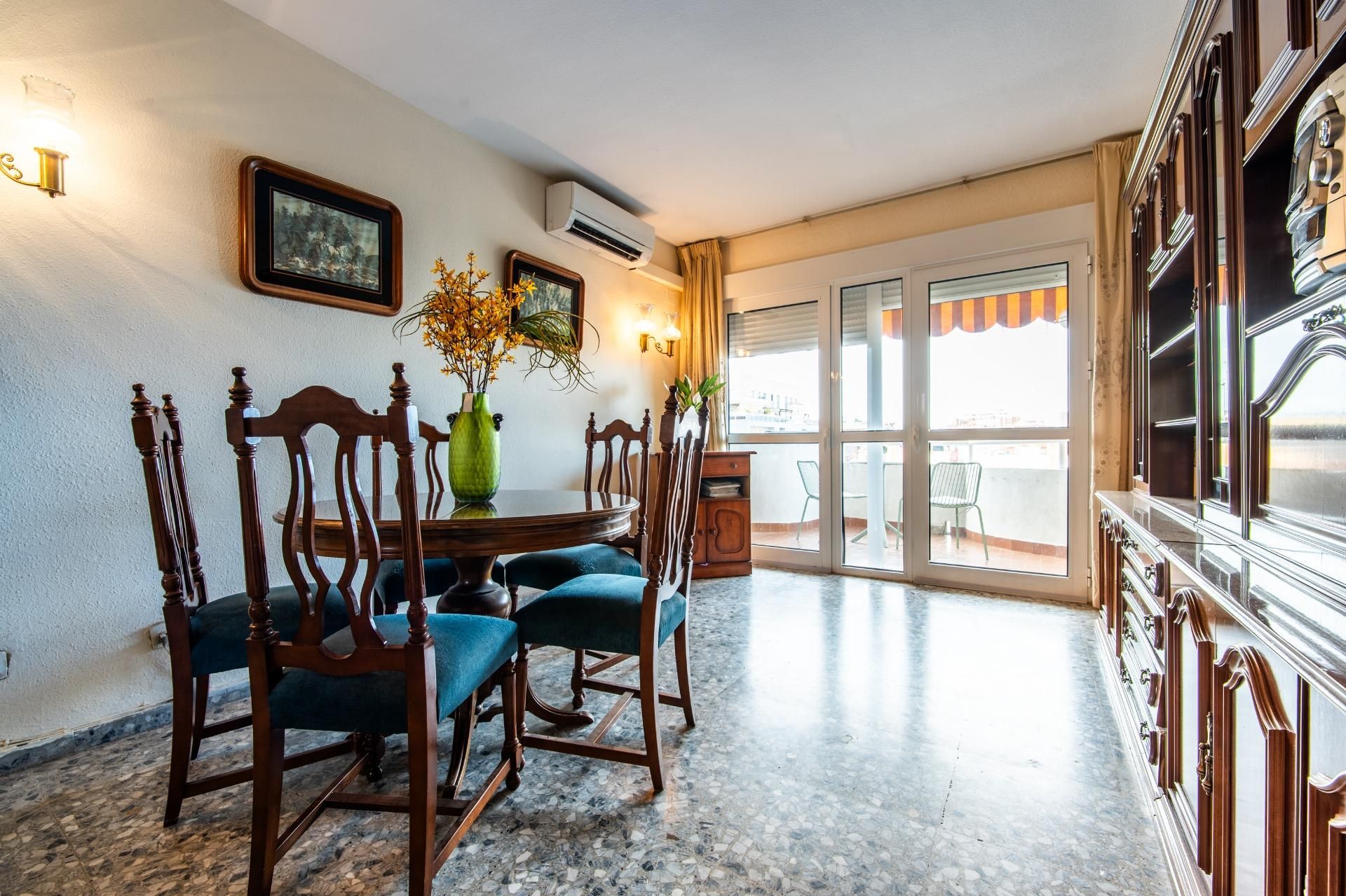 Dining room of Flat for sale in  Sevilla Capital  with Air Conditioner, Terrace and Balcony