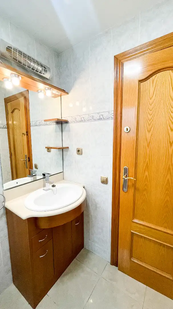 Baño de Piso en venta en Cerdanyola del Vallès con Aire acondicionado, Trastero y Horno