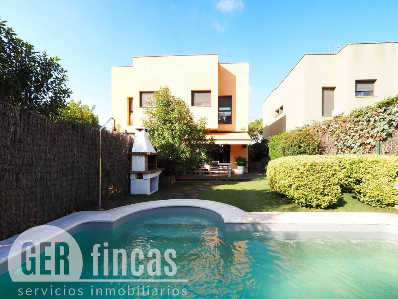 Exterior view of House or chalet for sale in Terrassa  with Air Conditioner, Heating and Terrace