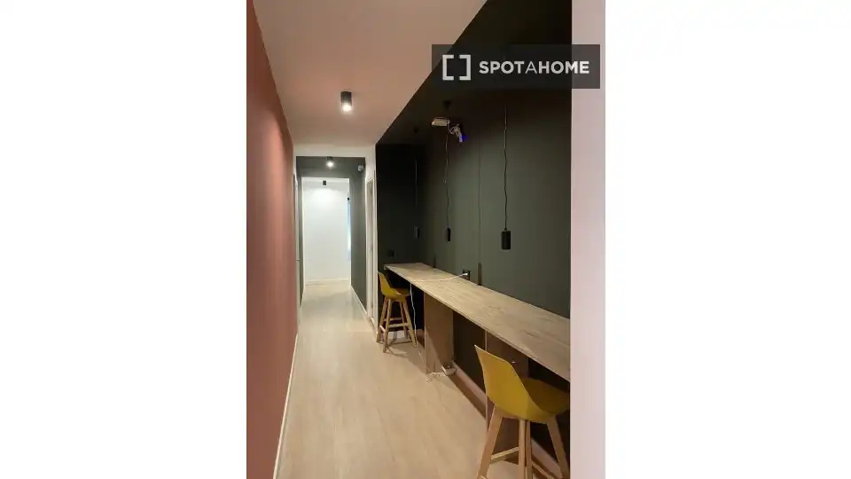 Flat for rent in Madrid  with Air Conditioner, Heating and Furnished