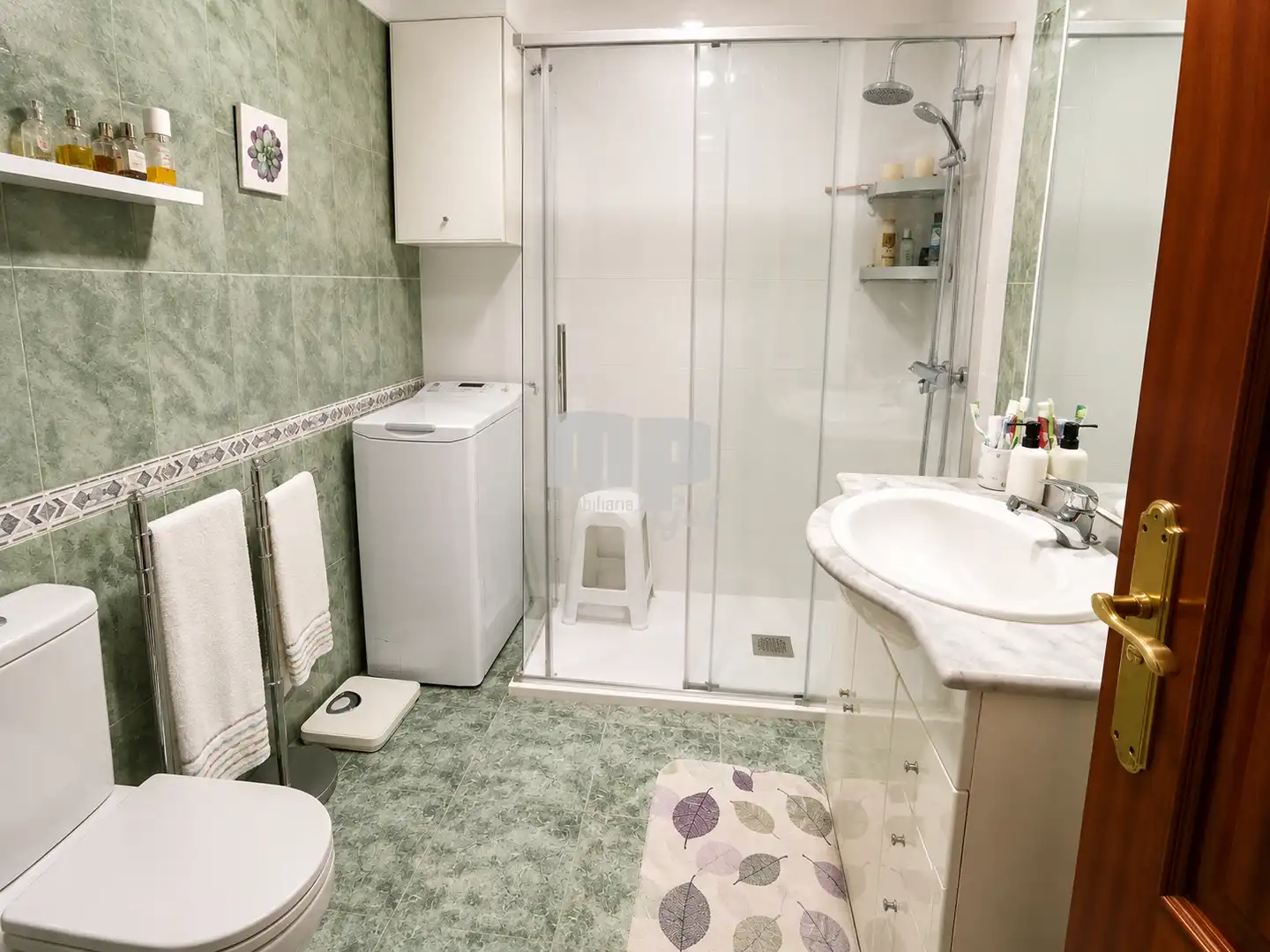 Bany de Pis en venda en Redondela amb Calefacció, Parquet i Balcó