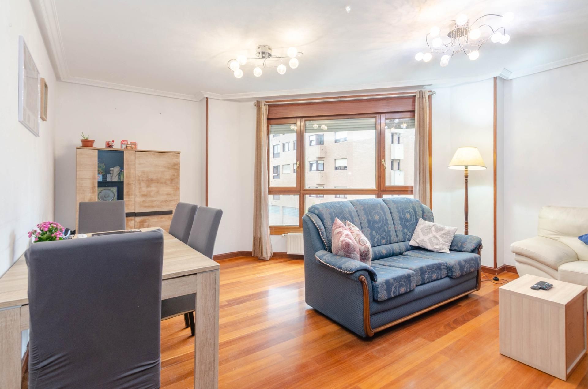 Living room of Flat for sale in Oviedo   with Heating and Community pool