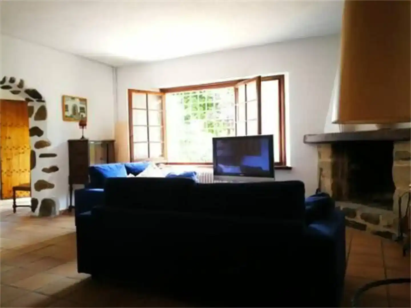 Sala d'estar de Finca rústica en venda en Sant Cebrià de Vallalta amb Piscina i Balcó