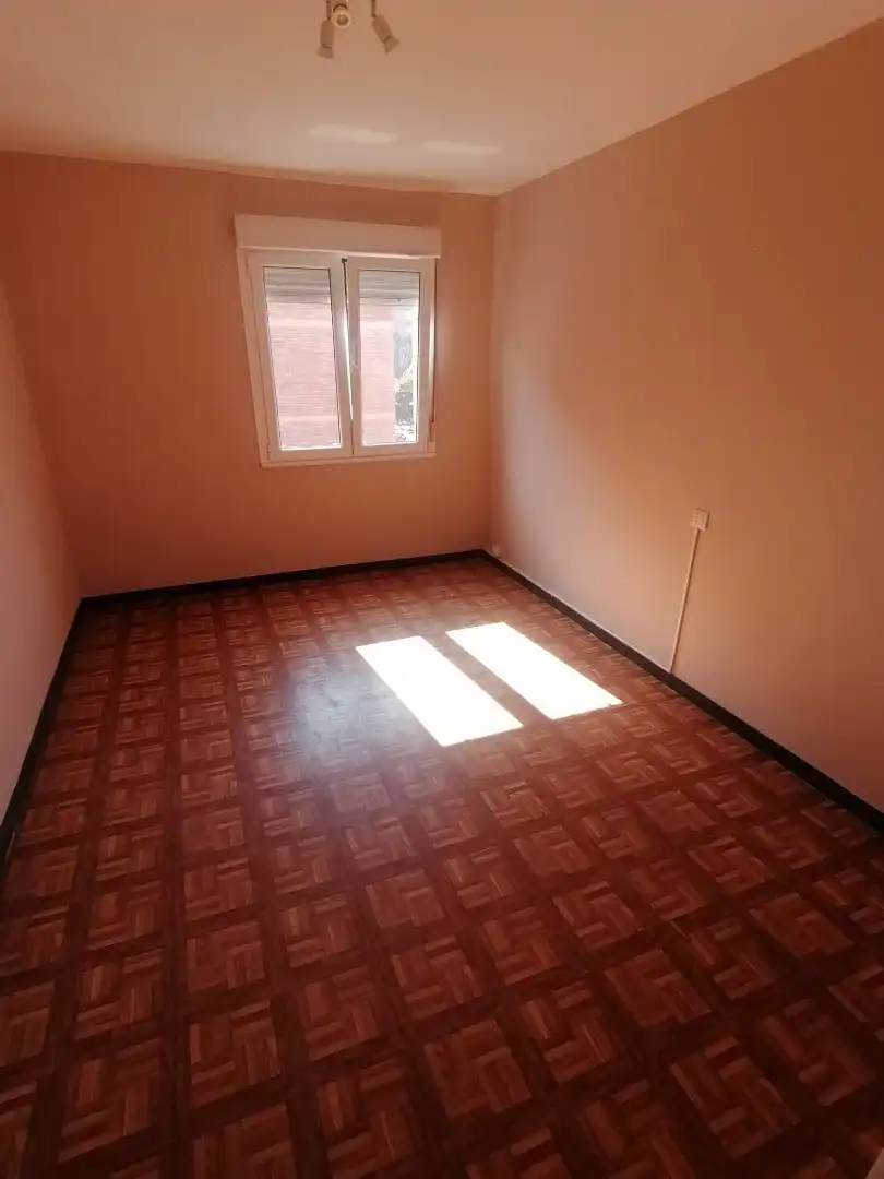 Schlafzimmer von Wohnung zur Miete in Gijón 