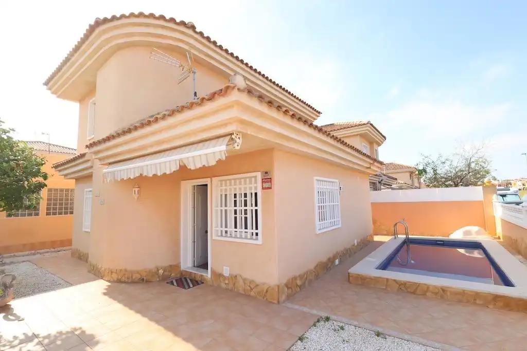 Exterior view of Houses for sale in Torrevieja  with Terrace, Swimming Pool and Furnished
