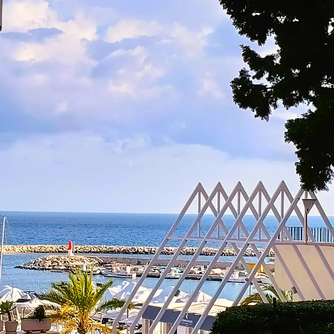 Exterior view of Flat for sale in Estepona  with Terrace, Furnished and Oven