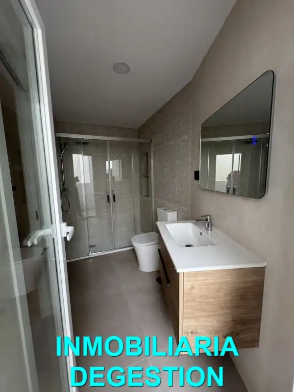 Baño de Piso de alquiler en Linares con Aire acondicionado, Calefacción y Amueblado