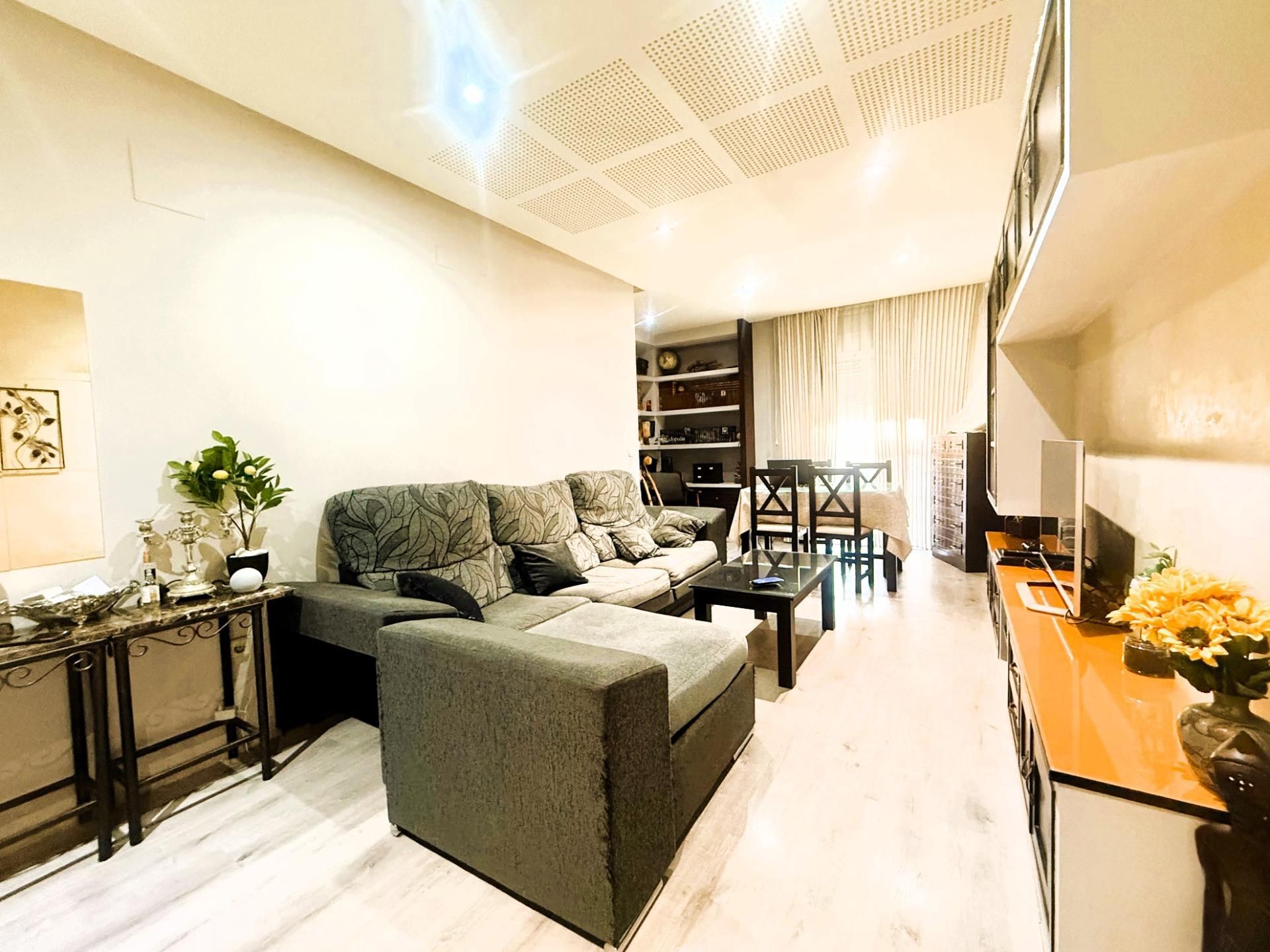 Living room of House or chalet for sale in La Rinconada  with Air Conditioner and Terrace