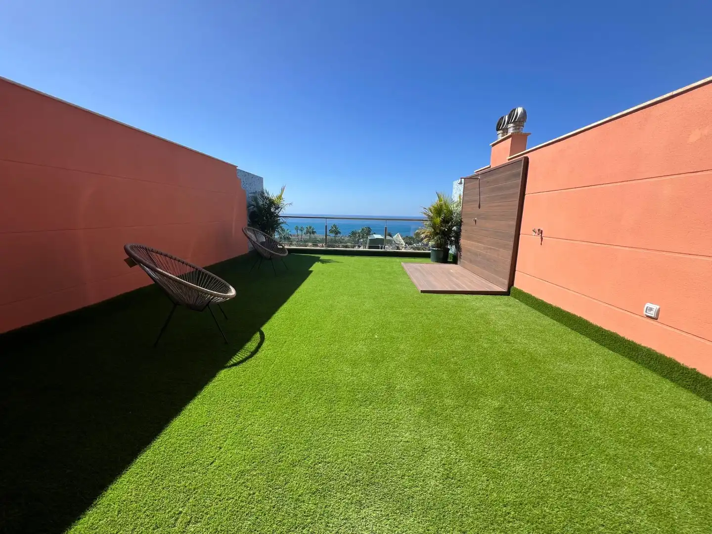 Terrasse von Wohnungen zum Verkauf in Mogán mit Klimaanlage, Privatgarten und Terrasse