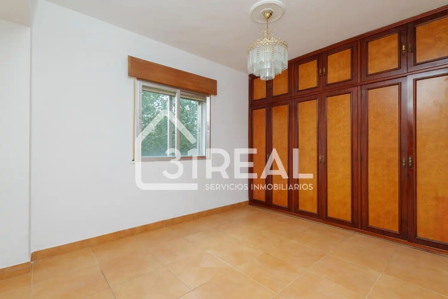 Habitación de Piso en venta en Madrid con Calefacción, Parquet y Terraza