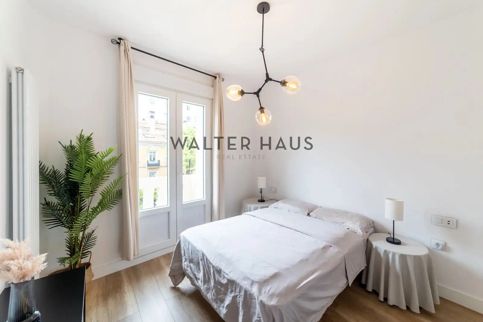 Bedroom of Flat for sale in Madrid  with Air Conditioner, Heating and Furnished
