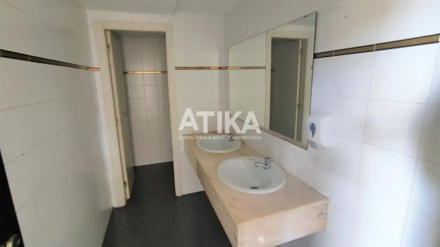 Business premises for sale in Sant Josep - Zona Hospital, imagen 10
