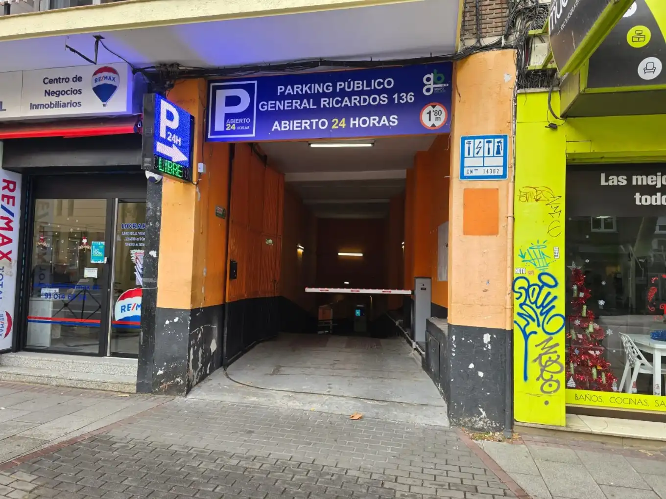 Parking de Garaje de alquiler en Madrid con Alarma