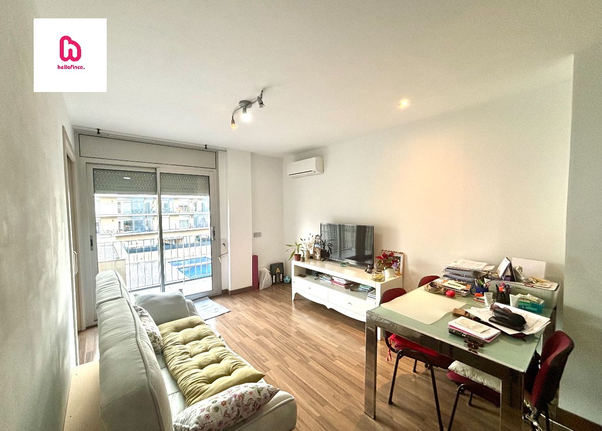 Living room of Flat for sale in Manresa  with Air Conditioner, Heating and Parquet flooring