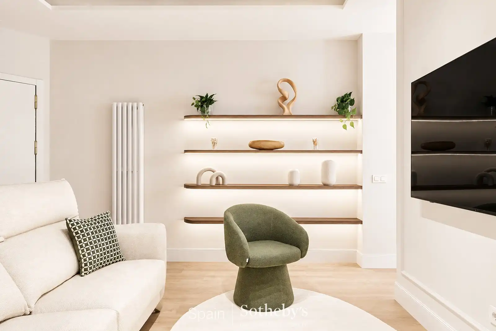Sala d'estar de Apartament en venda en Madrid amb Aire condicionat