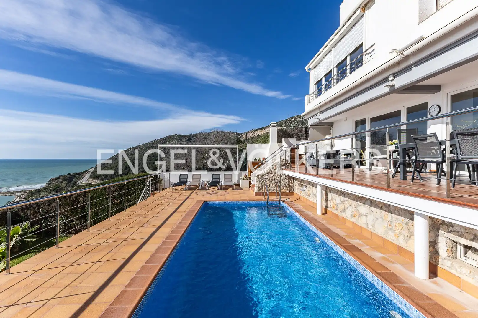 Piscina de Casa o xalet en venda en Sitges amb Aire condicionat, Calefacció i Jardí privat