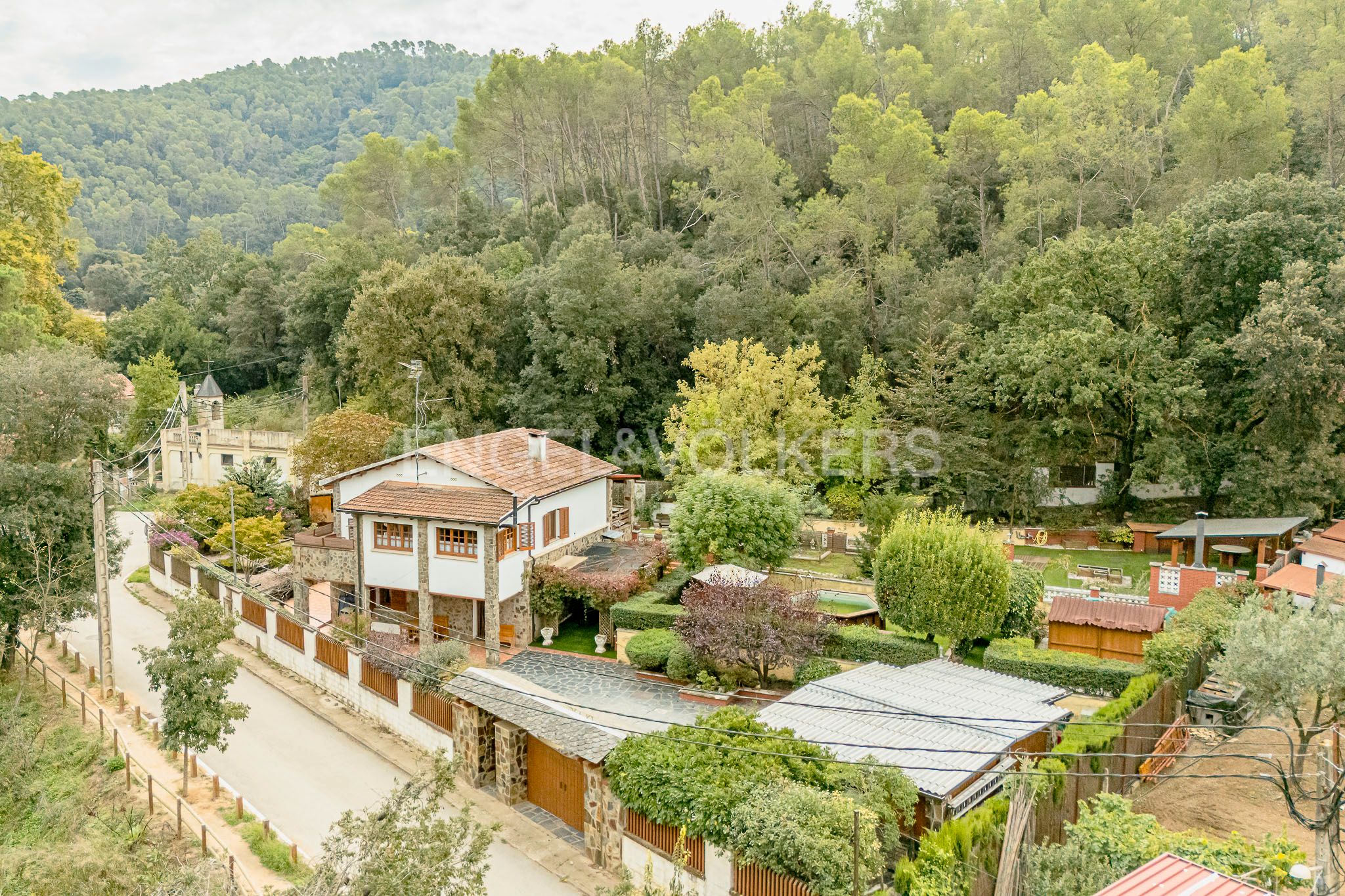 Vista exterior de Casa o xalet en venda en Molins de Rei amb Aire condicionat, Calefacció i Jardí privat