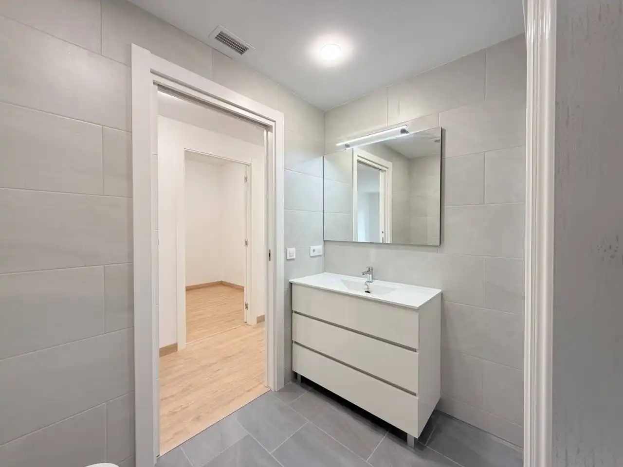 Bathroom of Flat for sale in Sant Sadurní d'Anoia  with Air Conditioner, Heating and Parquet flooring