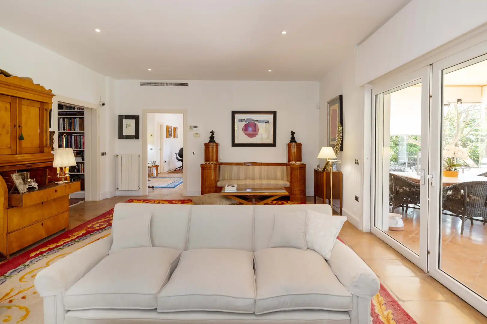 Sala d'estar de Casa o xalet en venda en Málaga amb Aire condicionat, Calefacció i Jardí privat