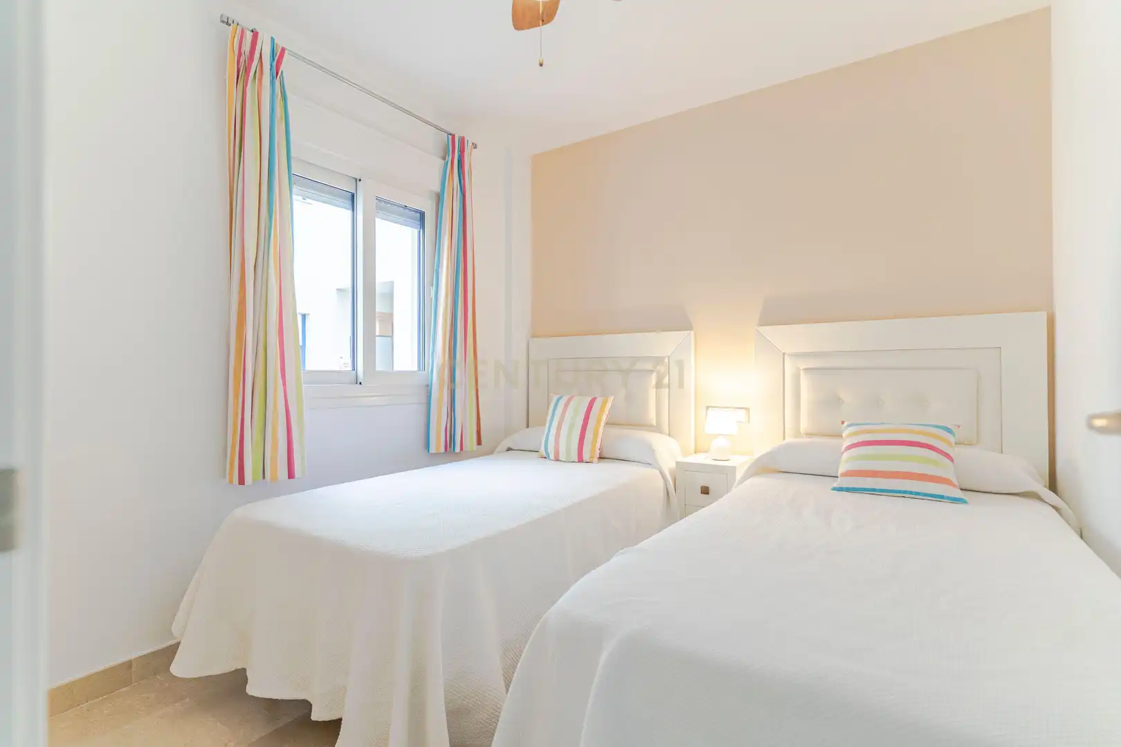 Schlafzimmer von Wohnung zum Verkauf in Manilva mit Privatgarten, Abstellraum und Gemeinschaftspool