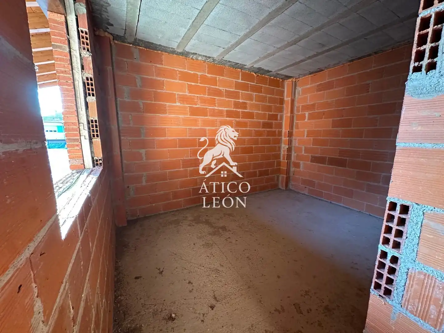 Houses for sale in Chozas de Abajo  with Private garden and Terrace