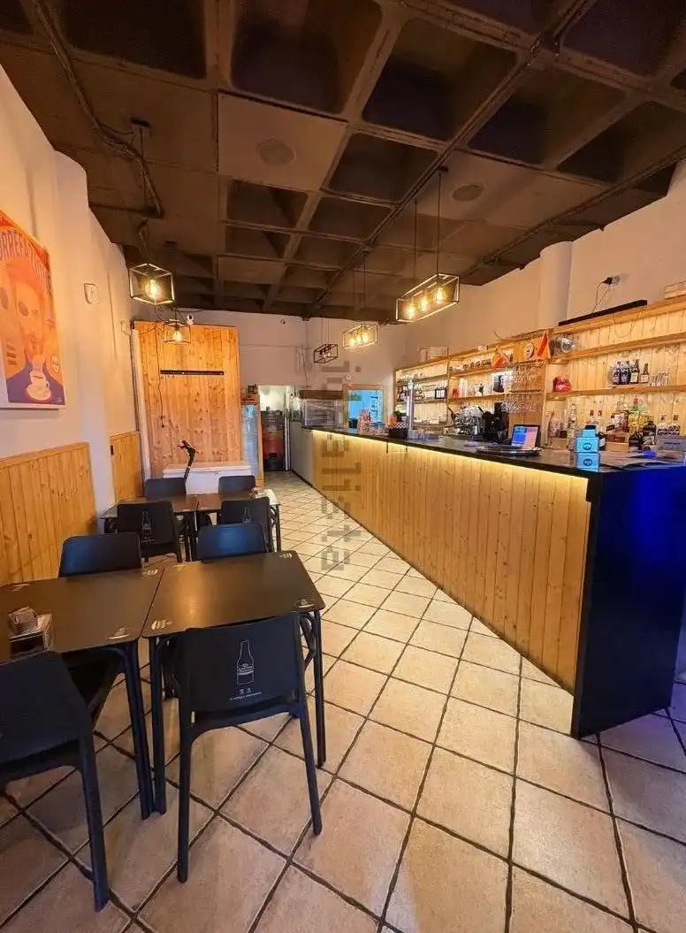 Local comercial en traspàs a Playa de San Juan - El Cabo de las Huertas