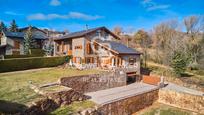 Vista exterior de Casa adosada en venda en Isòvol amb Calefacció, Jardí privat i Parquet