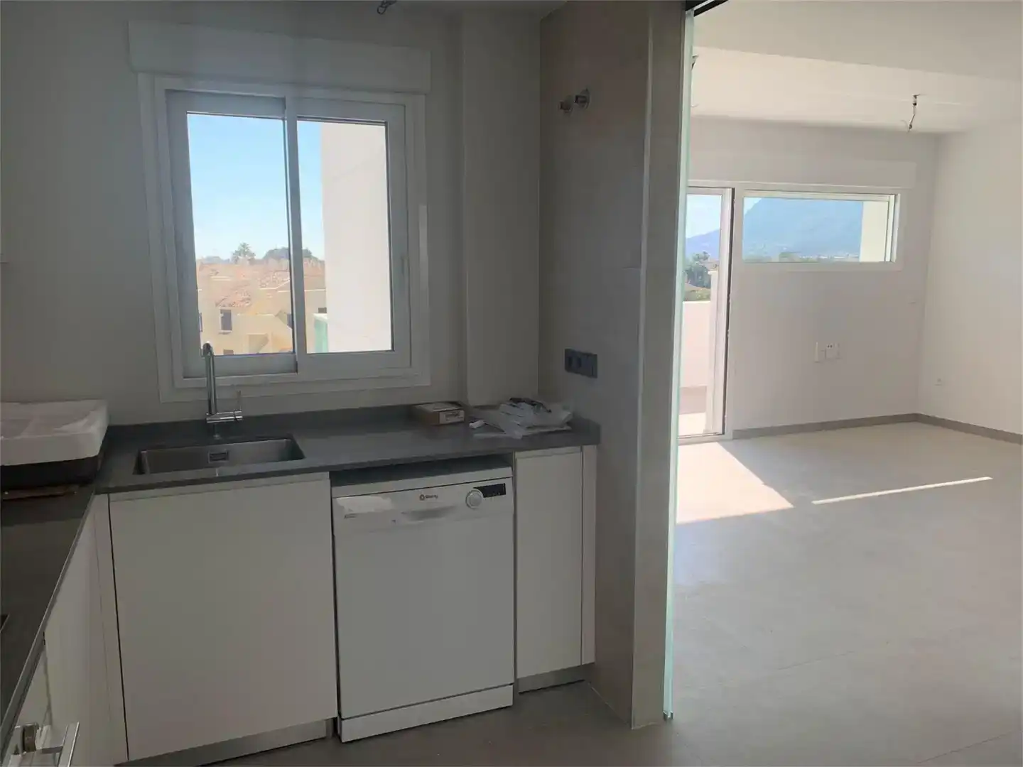 Cuina de Pis de lloguer en Dénia amb Aire condicionat, Jardí privat i Traster