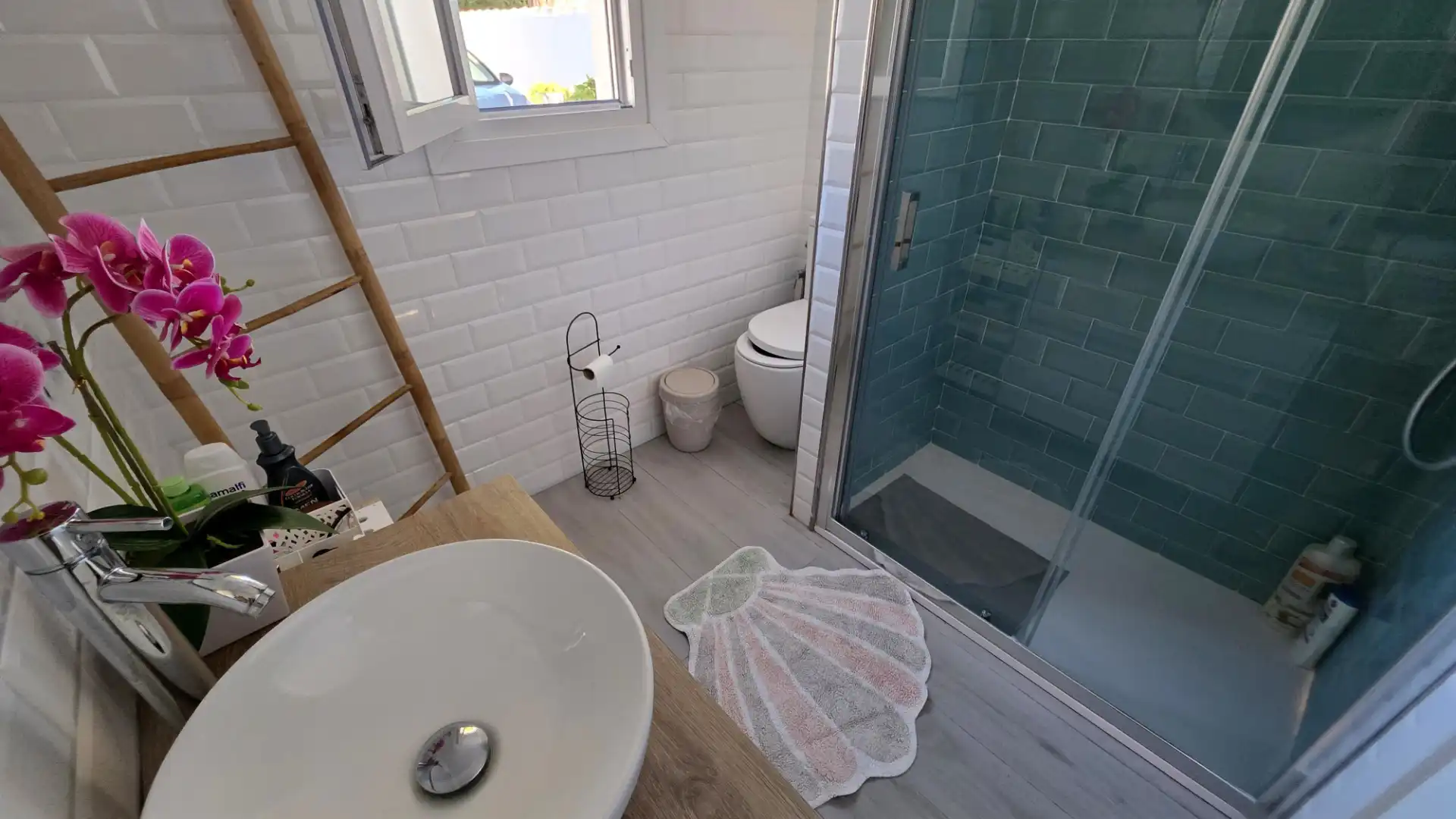 Bany de Casa o xalet en venda en Chiclana de la Frontera amb Aire condicionat, Jardí privat i Terrassa