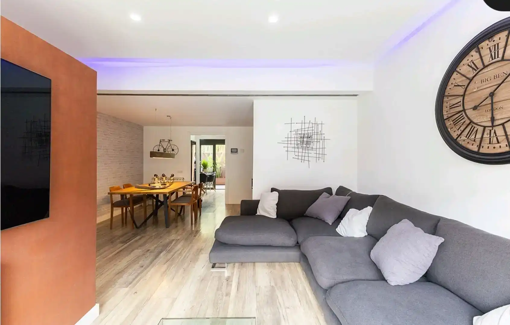 Sala d'estar de Casa adosada en venda en Sant Andreu de Llavaneres amb Balcó