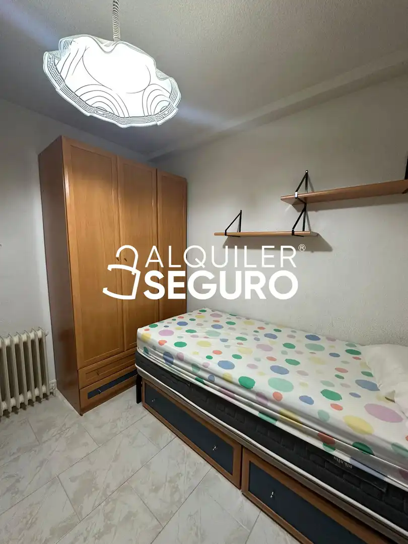 Habitación de Piso de alquiler en Alcorcón con Calefacción, Terraza y Amueblado