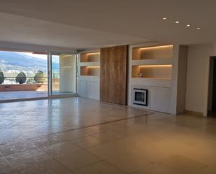 Sala d'estar de Apartament de lloguer en Marbella amb Aire condicionat, Terrassa i Traster