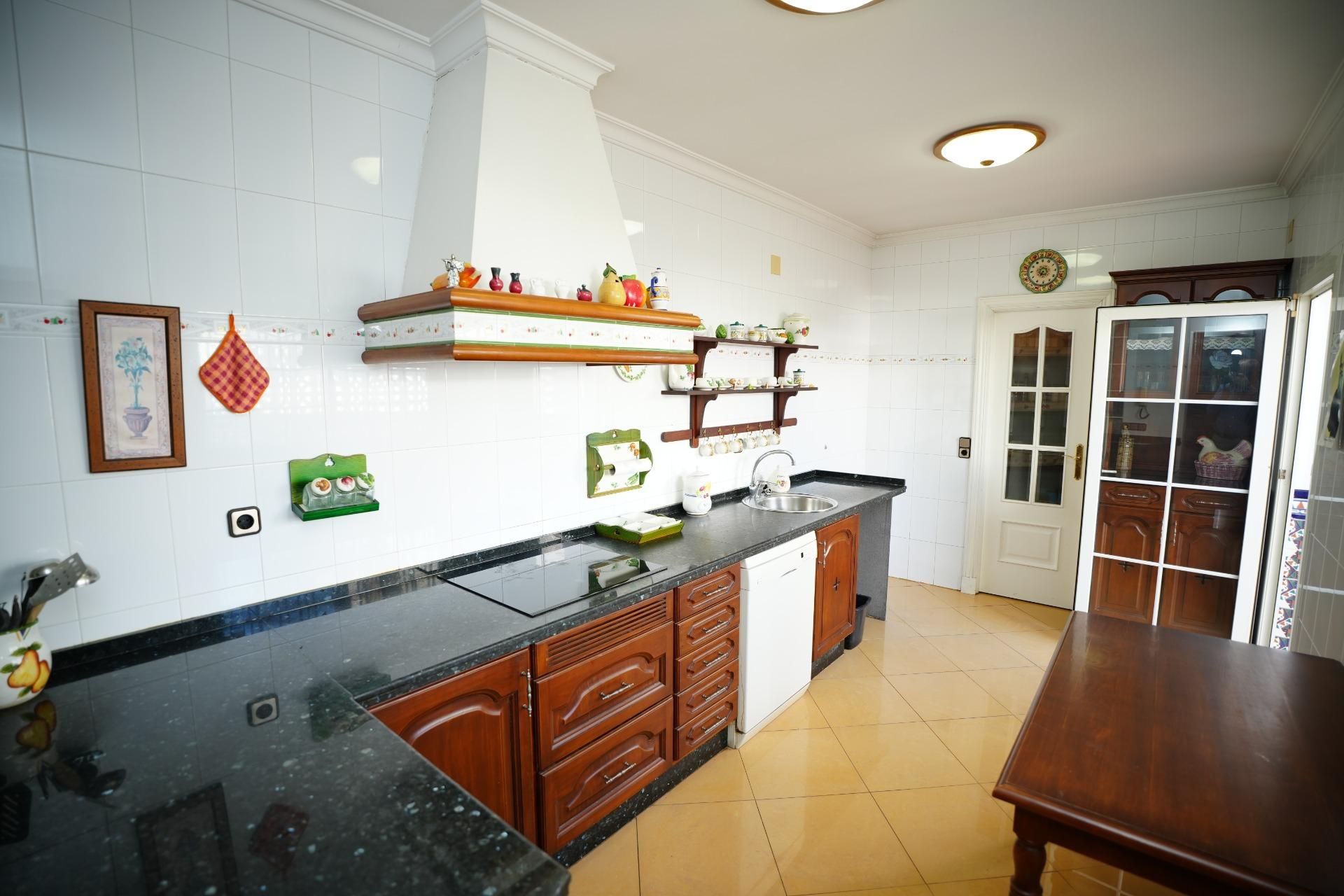 Cuina de Casa o xalet en venda en Alcalá de Guadaira amb Aire condicionat i Traster