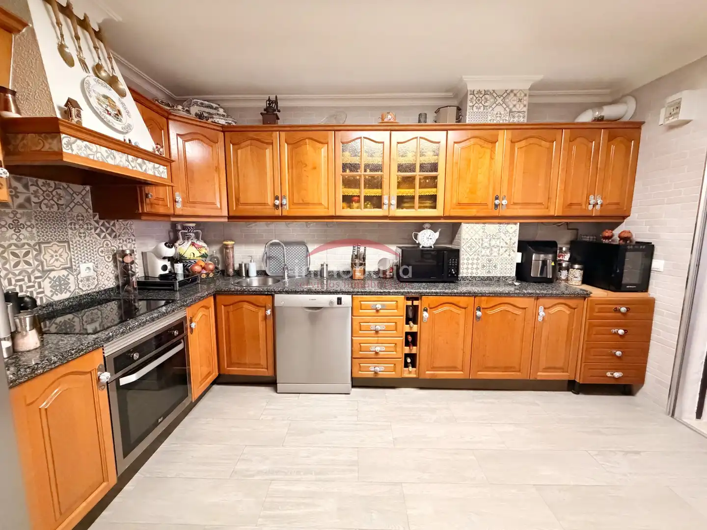 Kitchen of Detached homes for sale in Sevilla  with Air Conditioner, Terrace and Storage room