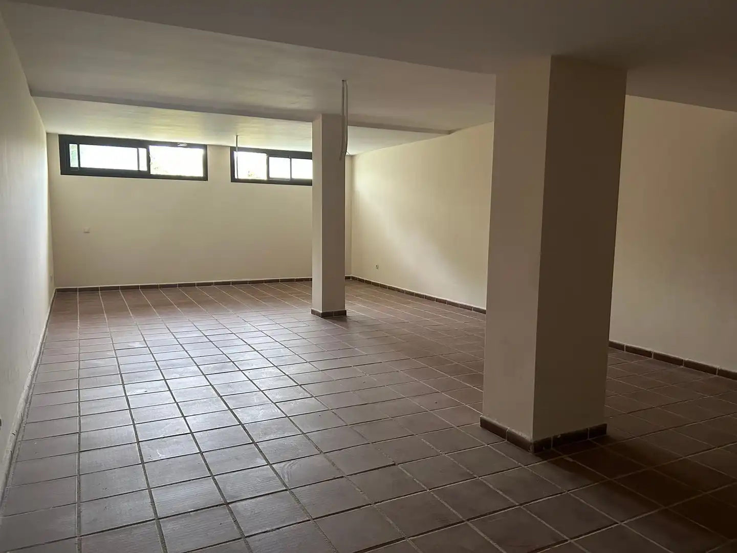 Casa adosada de alquiler en Estepona con Aire acondicionado, Trastero y Piscina