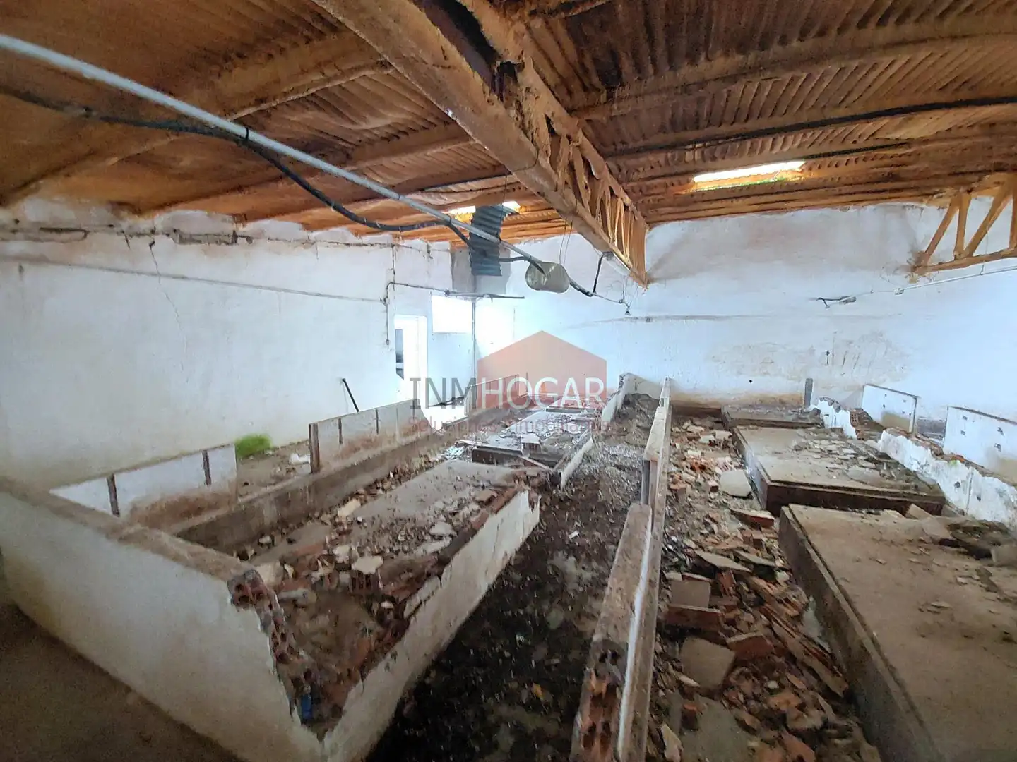 Industrial buildings for sale in Adanero